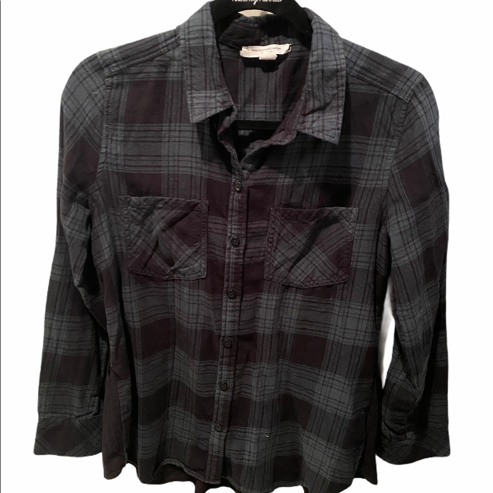 Beachlunchlounge flannel with ruffle back.